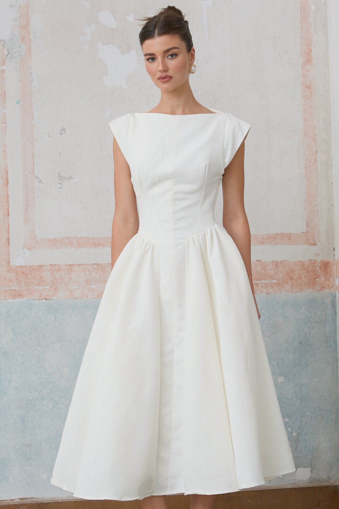 Amandine | Open-Back Pleated Midi Dress