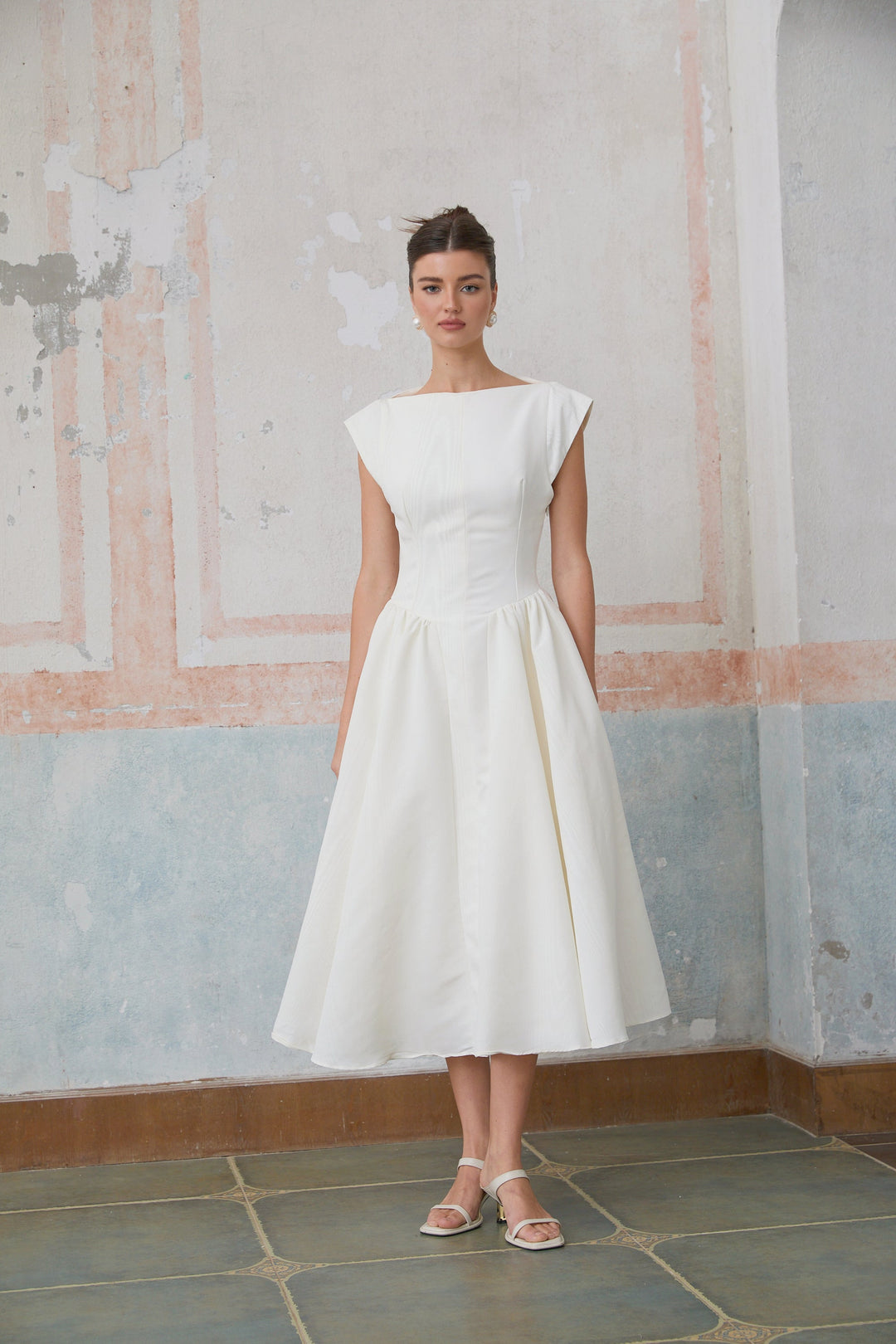 Amandine | Open-Back Pleated Midi Dress
