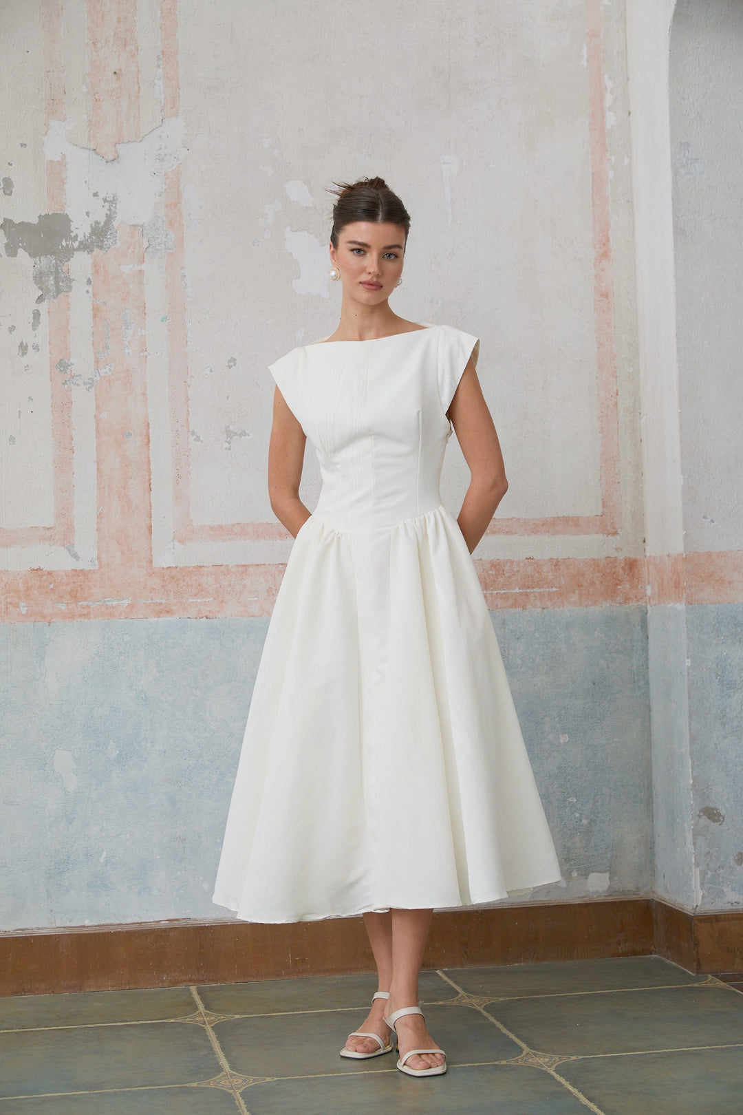 Amandine | Open-Back Pleated Midi Dress