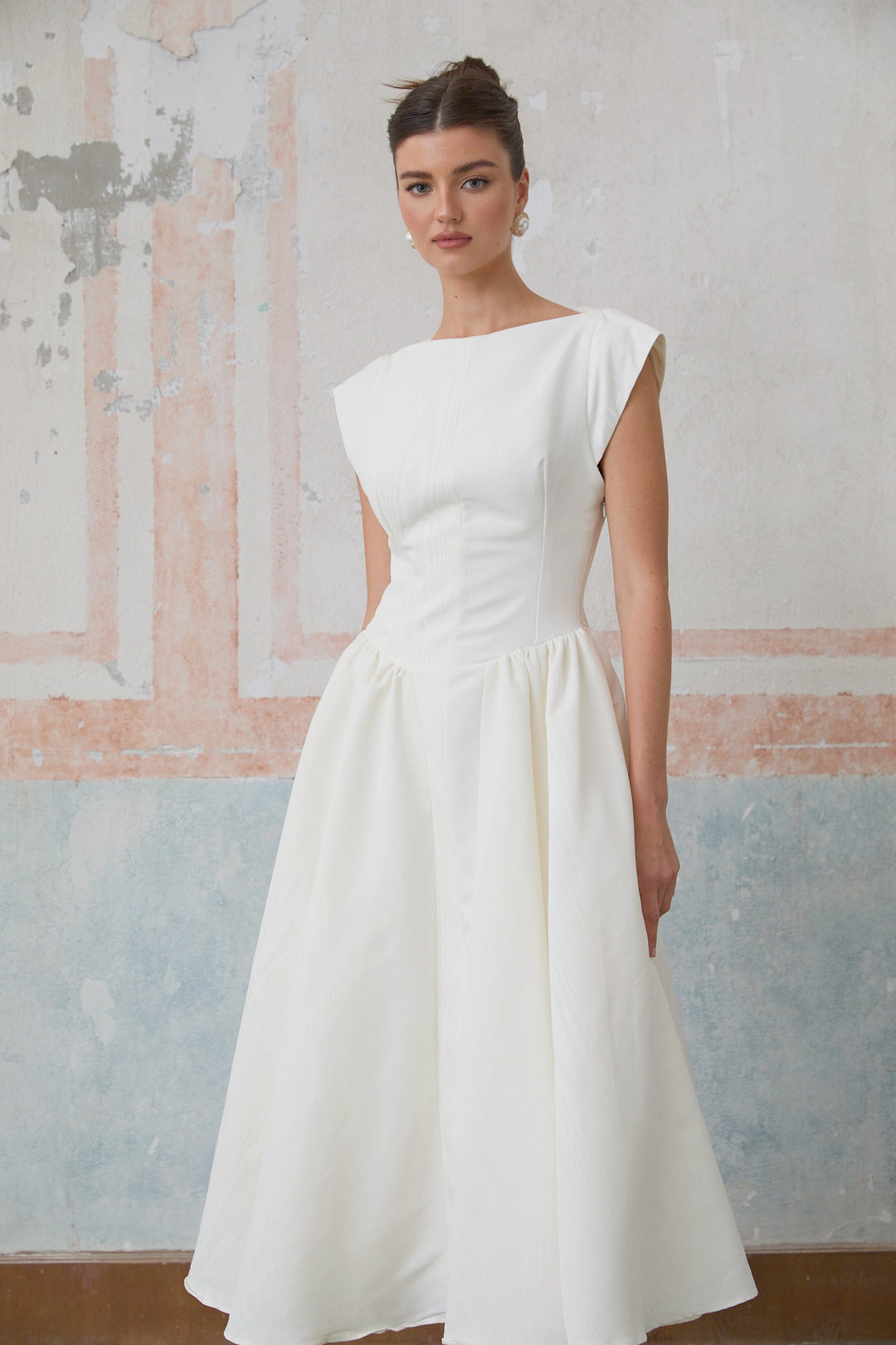 Amandine | Open-Back Pleated Midi Dress