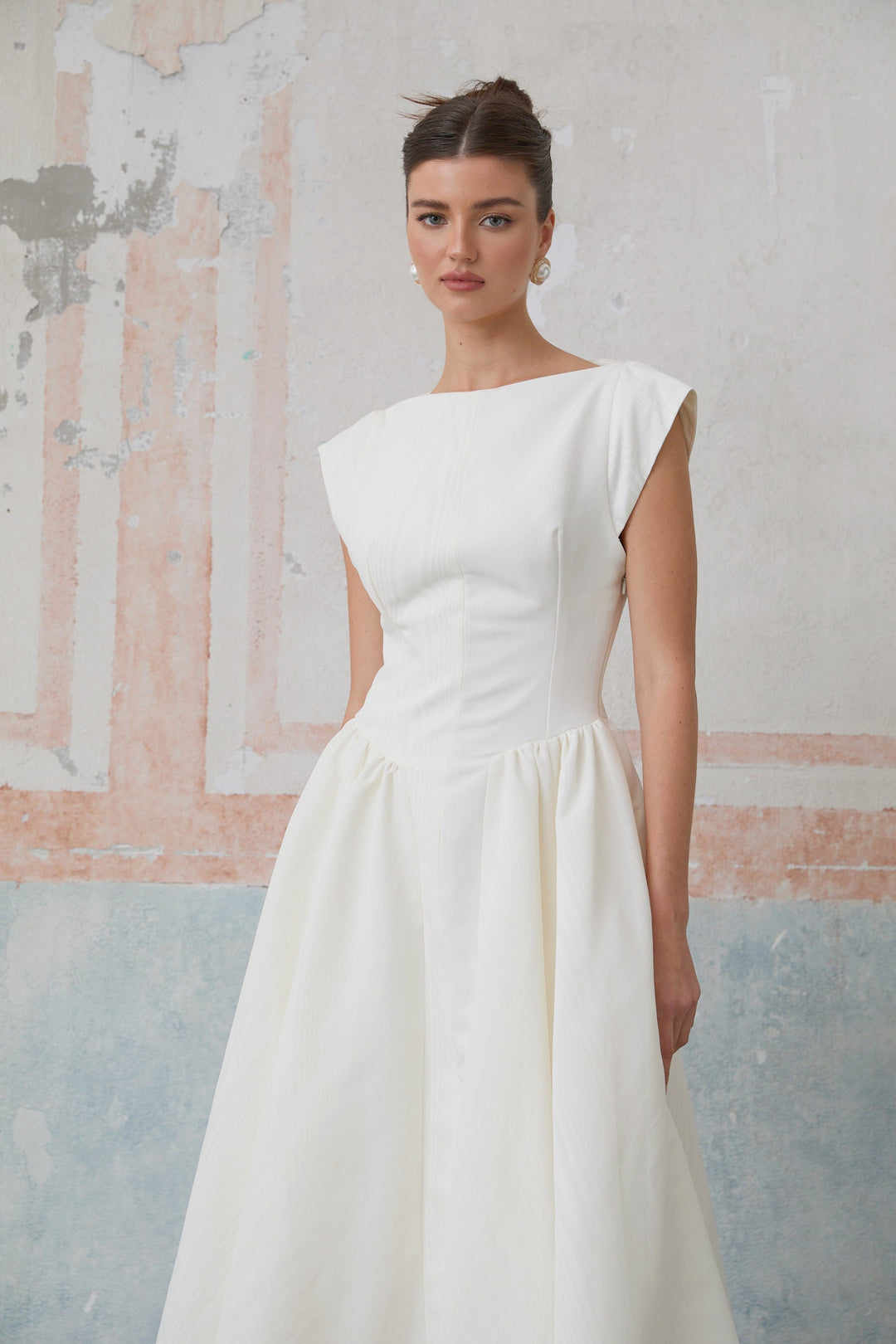 Amandine | Open-Back Pleated Midi Dress