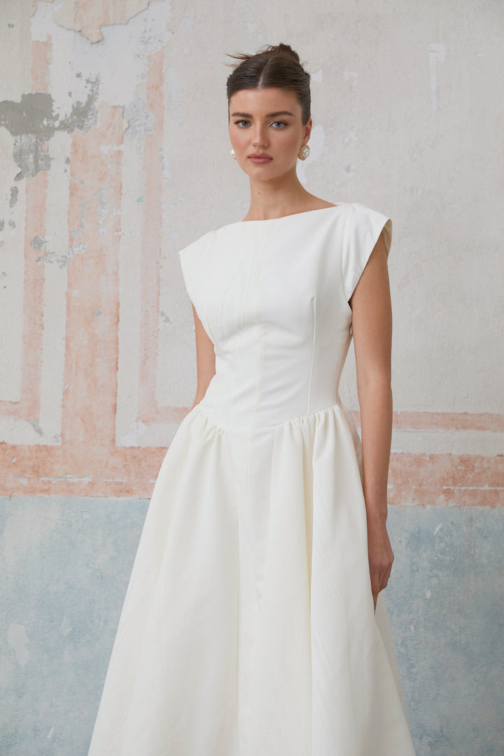 Amandine | Open-Back Pleated Midi Dress