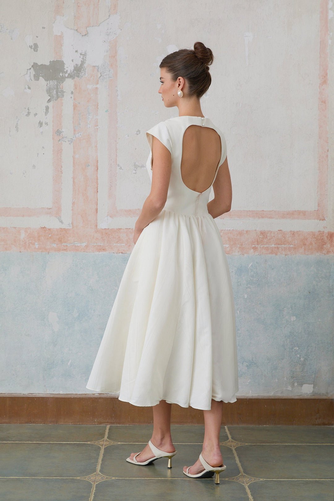 Amandine | Open-Back Pleated Midi Dress