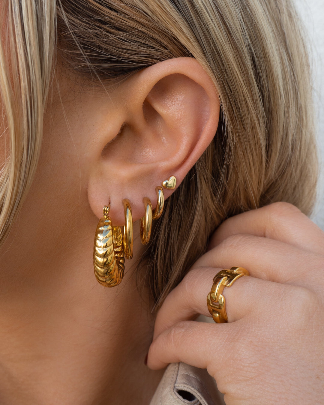Zara Hoops | Medium