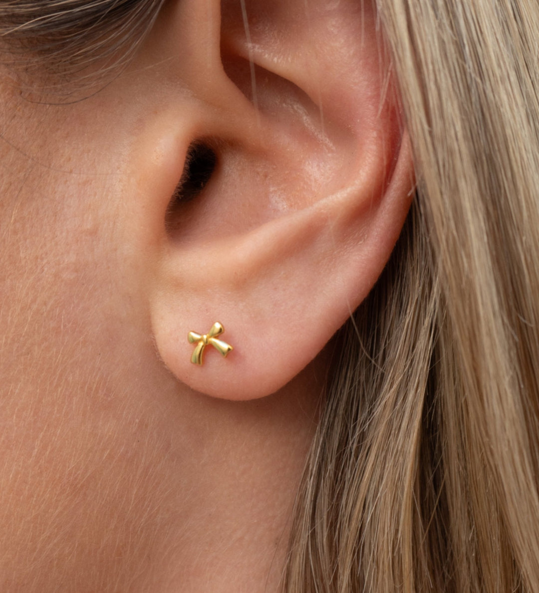 Lottie Studs