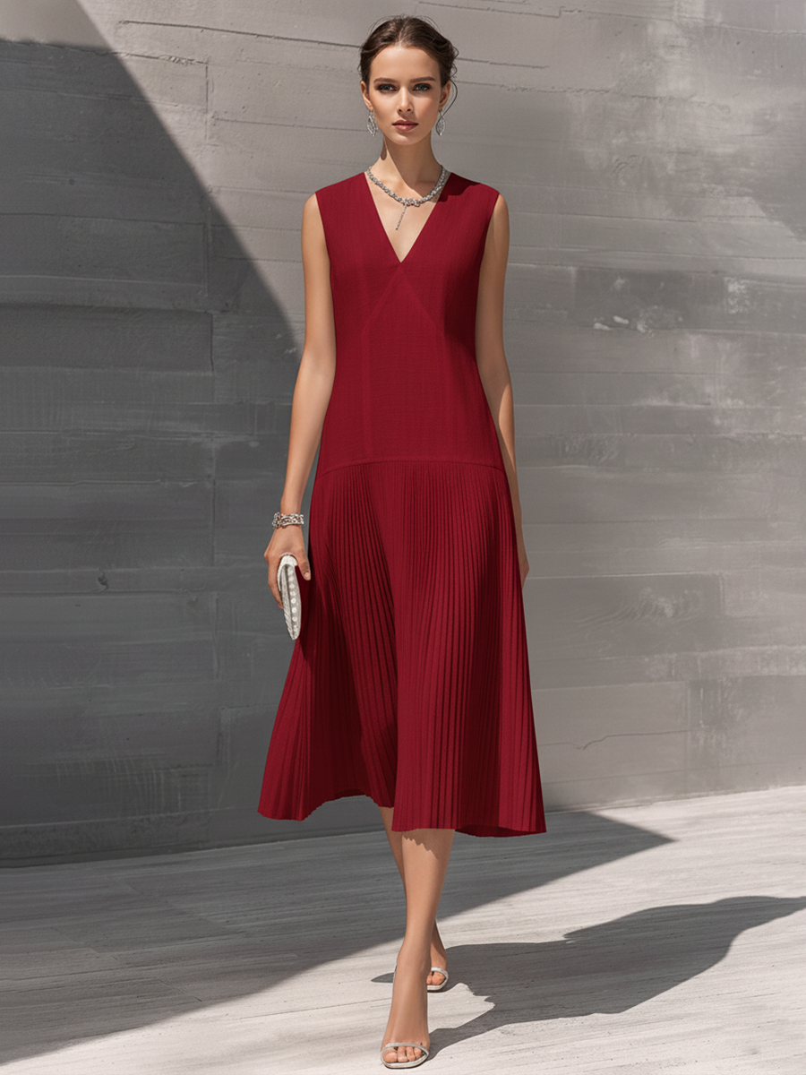 Women's Burgundy Sleeveless V-Neck Pleated Hem Midi Dress