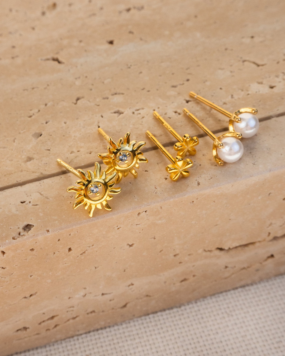 Mini Flower Studs | Gold